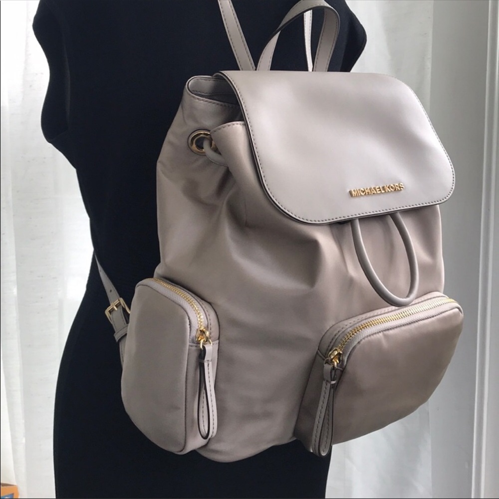 Michael Kors Nylon cargo backpack olive green - Picture 8 of 8
